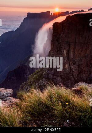 tugela cade dalla cima dell'anfiteatro, drakensberg, kwazulu natal Foto Stock