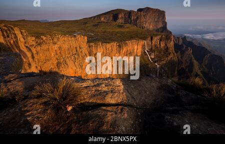 tugela cade dalla cima dell'anfiteatro, drakensberg, kwazulu natal Foto Stock