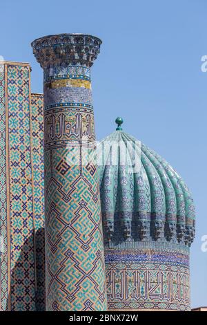 Dettaglio di Sher-Dor Madrasah a Samarcanda, in Uzbekistan Foto Stock