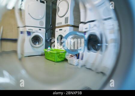 Pfaffenhofen, Germania, 16 maggio 2020. Bagno con lavatrice. Foto d'archivio © Peter Schatz / Alamy Foto Stock