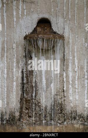 Brunnen im öffentlichen Wasserparadies nel Baden-Baden Foto Stock