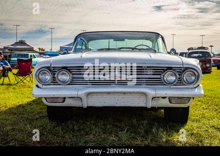 Daytona Beach, FL / USA- 24 novembre 2018: 1960 Chevrolet Impala 2 porte hardtop alla caduta 2018 Daytona Turkey Run. Foto Stock