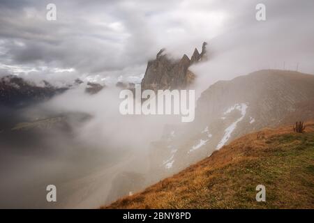 Paesaggio meraviglioso, Seceda picco delle Alpi dolomitiche in Italia Foto Stock