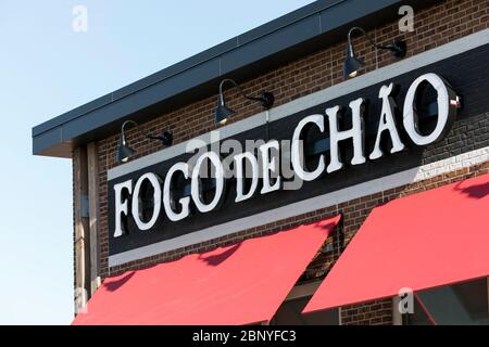 Un cartello con il logo all'esterno di un ristorante Fogo de Chao situato a King of Prussia, Pennsylvania, il 4 maggio 2020. Foto Stock