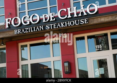 Un cartello con il logo all'esterno di un ristorante Fogo de Chao situato a King of Prussia, Pennsylvania, il 4 maggio 2020. Foto Stock