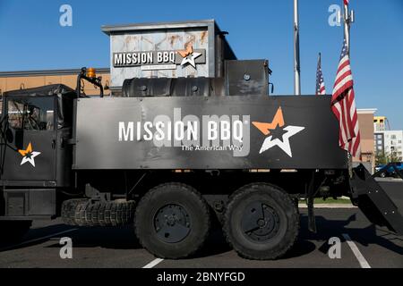 Un cartello con il logo all'esterno di un ristorante Mission BBQ situato a King of Prussia, Pennsylvania, il 4 maggio 2020. Foto Stock