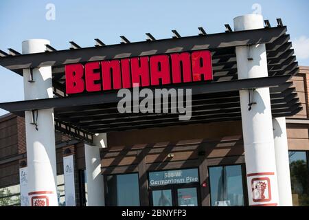 Un cartello con il logo all'esterno di un ristorante Benihana a Plymouth Meeting, Pennsylvania, il 4 maggio 2020. Foto Stock