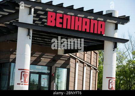 Un cartello con il logo all'esterno di un ristorante Benihana a Plymouth Meeting, Pennsylvania, il 4 maggio 2020. Foto Stock