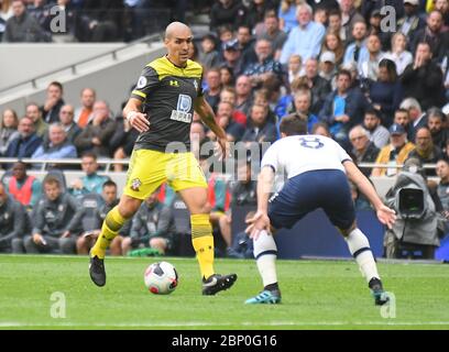 LONDRA, INGHILTERRA - 28 SETTEMBRE 2019: Oriol Romeu Vidal di Southampton ha ritratto durante la partita della Premier League 2019/20 tra il Tottenham Hotspur FC e il Southamtpon FC al Tottenham Hotspur Stadium. Foto Stock