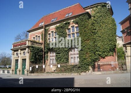 Die Stadtbücherei a Berlino-Spandau, Carl-Schurz-Straße. Foto Stock