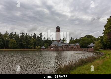 Jachthuis Sint Hubertus, l'ex residenza di Hélène e Anton Kröller-Müller, nel Parco Nazionale De Hoge Veluwe, Gelderland, Olanda Foto Stock