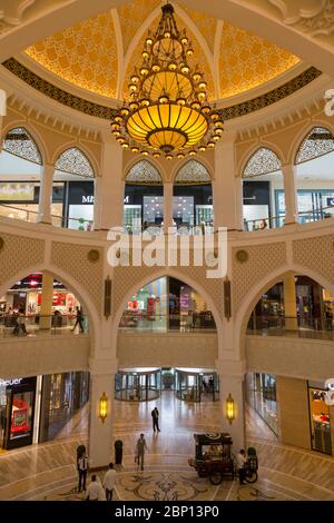 Decorazioni ornamentali del Dubai Mall, Dubai, Emirati Arabi Uniti Foto Stock