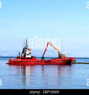 Prendi Hopper drager 'Admiral Day' dragando l'ingresso al fiume Ayr, Ayr, Sud Ayrshire, Scozia, Foto Stock