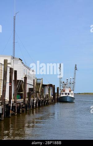 L'industria della pesca wanchese sostiene un numero modesto di pescherecci commerciali a strascico all'estremità meridionale dell'isola di Roanoke. Foto Stock