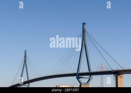 AMBURGO, GERMANIA. 13 ottobre 2018. Ponte nella città di Amburgo. Il ponte Koehlbrand. Foto Stock