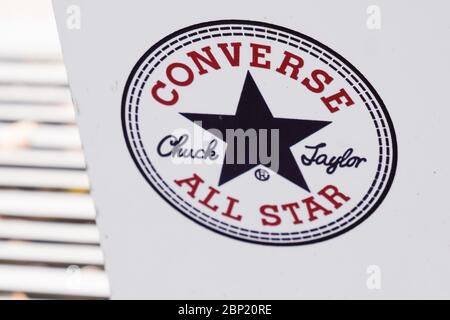 Bordeaux , Aquitaine / France - 05 12 2020 : converse all star chuck taylor logo segno scarpe Sneakers Foto Stock