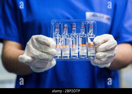 Terapia intensiva, pazienti affetti da Covid 19, ospedale di Bordeaux, Francia. Foto Stock