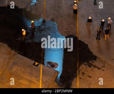 L'11 agosto 2018, il razzo Delta IV Heavy della United Launch Alliance che trasportava la Parker Solar Probe fu riflesso nell'acqua sulla rampa di lancio della Cape Canaveral Air Force Station, in Florida, prima della sua missione sulla corona del Sole. Foto Stock