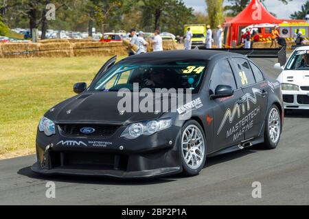 Karl Rastrick nella sua Ford Falcon V8 Supertourer. Foto Stock