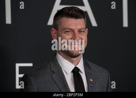 Prima 'First Man' all'attore americano NASM Patrick Fugit arriva sul tappeto rosso per la prima del film "First Man" al Smithsonian National Air and Space Museum giovedì 4 ottobre 2018 a Washington. Il film si basa sul libro di Jim Hansen e racconta la vita dell'astronauta della NASA Neil Armstrong, dal pilota di test al suo storico atterraggio sulla Luna. Foto Stock