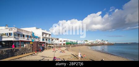 Vista di Playa Blanca, a Lanzarote, Isole Canarie, Spagna Foto Stock