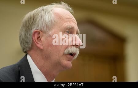 Audizione su esplorazione Lunar e Deep Space l'amministratore associato della NASA, esplorazione umana e operazioni William Gerstenmaier testimonia durante l'audizione della sottocommissione della Camera sullo spazio e l'aeronautica intitolata "mantenere le nostre viste su Marte: A Review of Deep Space Exploration Programs and Lunar Proposal della NASA", mercoledì 8 maggio 2019 presso la Rayburn House Office Building di Washington. Foto Stock