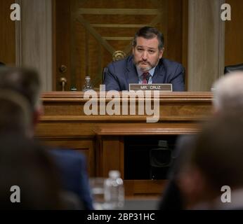 Ted Cruz, R-Texas, presidente della sottocommissione per l'aviazione e lo spazio, tiene un'audizione intitolata "l'ambiente spaziale emergente: Sfide operative, tecniche e politiche". Martedì 14 maggio 2019, presso l'edificio degli uffici del Senato Dirksen a Washington. Foto Stock