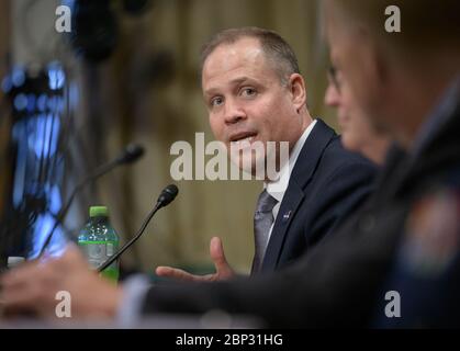 Jim Bridenstine, sottocomitato del Senato per l'aviazione e lo spazio, uditore della NASA, testimonia dinanzi al sottocomitato per l'aviazione e lo spazio del Comitato per il commercio, la scienza e i trasporti del Senato durante un'audizione intitolata "l'ambiente spaziale emergente: Sfide operative, tecniche e politiche". Martedì 14 maggio 2019, presso il palazzo degli uffici del Senato Dirksen a Washington. Foto Stock