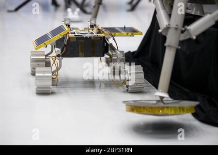 Annuncio commerciale Lunar Payload Services la orbitbeyond Lunar rover è stata vista, venerdì 31 maggio 2019, al Goddard Space Flight Center di M. Astrobotic, macchine intuitive, e OrbitBeyond sono state selezionate per fornire i primi sbarchi lunari per l'esplorazione della superficie lunare del programma Artemis.