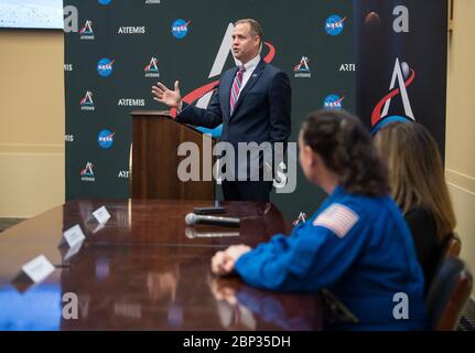 Evento femminile al rubinetto su Artemis Jim Bridenstine, amministratore della NASA, fornisce osservazioni a un Caucus del Congresso bipartisan per le questioni femminili sul programma di esplorazione lunare Artemis della NASA, mercoledì 11 settembre 2019 presso il Rayburn House Office Building di Washington. Foto Stock