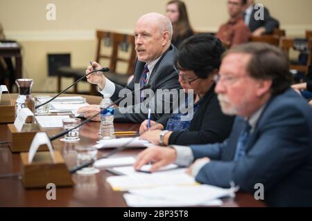 L'audizione della Camera sull'esplorazione spaziale profonda in qualità di amministratore associato della NASA per l'esplorazione umana e le operazioni, Ken Bowersox, testimonia durante un'audizione del sottocomitato spaziale e aeronautico della Camera Science, Space, and Technology Committee intitolata, "Developing Core Capabilities for Deep Space Exploration: An Update on NASA's SLS, Orion, and Exploration Ground Systems", mercoledì 18 settembre 2019 presso il Rayburn House Office Building di Washington. Foto Stock