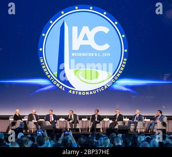 Il 70° Congresso Astronautico Internazionale tenutosi presso il Walter E. Washington Convention Center di Washington, D.C. ha riunito i leader delle agenzie spaziali tra cui NASA, ESA, JAXA e Roscosmos per discutere le iniziative di esplorazione spaziale globale e la futura collaborazione il 21 ottobre 2019. Foto Stock
