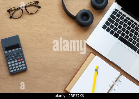 articoli di analisi finanziaria degli economisti di lavoro Foto Stock