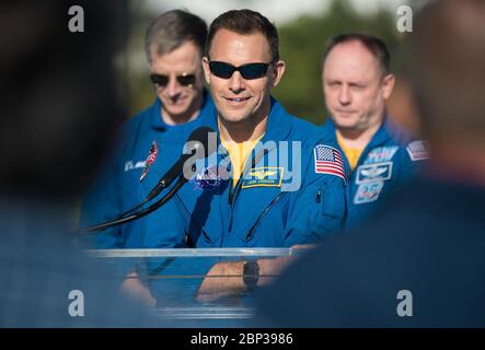 Boeing Orbital Flight Test Prelaunch l'astronauta della NASA Josh Cassada risponde a una domanda durante una conferenza stampa in vista della missione Boeing Orbital Flight Test, giovedì 19 dicembre 2019, presso il Kennedy Space Center della NASA in Florida. L’astronauta di Cassada e della NASA Suni Williams è assegnato al primo volo operativo dello Starliner di Boeing. Il test di volo orbitale senza equipaggio sarà la prima missione di Starliner presso la Stazione spaziale Internazionale per il programma Commercial Crew della NASA. La missione, attualmente destinata al lancio dell'EST delle 6:36 del 20 dicembre, servirà come test end-to-end del capa del sistema Foto Stock