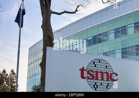 Sede centrale TSMC Nord America. Taiwan Semiconductor Manufacturing Company è la più grande fonderia indipendente dedicata di semiconduttori al mondo. Foto Stock