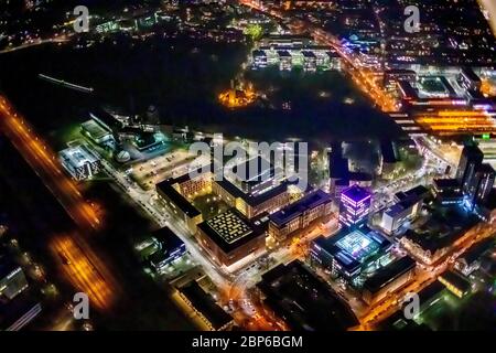 Vista aerea, Centro di Giustizia di notte, centro di Bochum con mercatino di Natale, volo notturno su Bochum, Bochum, zona Ruhr, Germania Foto Stock