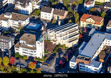 Veduta aerea, canonica e catata Liebfrauen. Liebfrauenkirche, Hellefeld Strasse, Arnsberg, Sauerland, Renania Settentrionale-Vestfalia, Germania Foto Stock