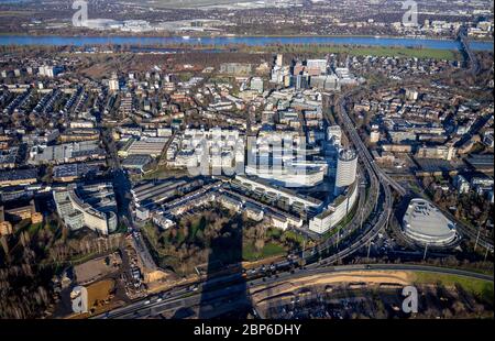 Vista aerea, vista sulla città del quartiere di Lörick, edifici commerciali e residenziali, Vodafone Campus Düsseldorf, fiume Reno, Renania, Renania settentrionale-Vestfalia, Germania Foto Stock