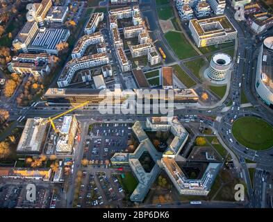 Vista aerea, sede centrale di Funke Mediengruppe, Jakob-Funke-Platz 1, Agenzia per l'occupazione di Essen, Berliner Platz, quartiere verde di Essen, Rheinische Strasse, Essen, zona della Ruhr, Nord Reno-Westfalia, Germania Foto Stock