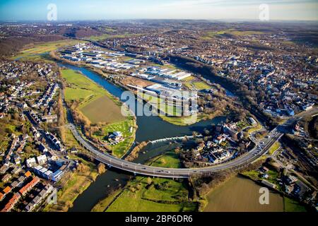 Vista aerea, fiume Ruhr, ponte Ruhr, parco commerciale e parco paesaggistico Henrichshütte, strada della fabbrica, LWL industriale museo Henrichshütte, lock Hattingen, vista sulla città Hattingen, Hattingen, quartiere Ennepe-Ruhr, zona Ruhr, Nord Reno-Westfalia, Germania Foto Stock