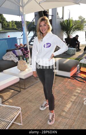 Nadine Klein, Milka Charity Blobing-Event am Stadtparksee, Amburgo, 22.05.2019 Foto Stock