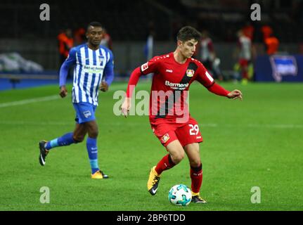 Berlino, Germania - 20 settembre 2017: Kai Havertz di Bayer 04 Leverkusen controlla una palla durante la partita tedesca della Bundesliga contro Hertha BSC Berlino all'Olympiastadion Berlino. Leverkusen perse 1-2 Foto Stock