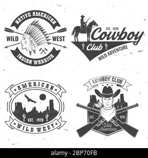 Set di badge cowboy club. Rodeo Ranch. Illustrazione vettoriale. Concept per camicia, logo, stampa, timbro, tee con cowboy e fucile. Design tipografico vintage con silhouette di fucile occidentale e occidentale. Illustrazione Vettoriale