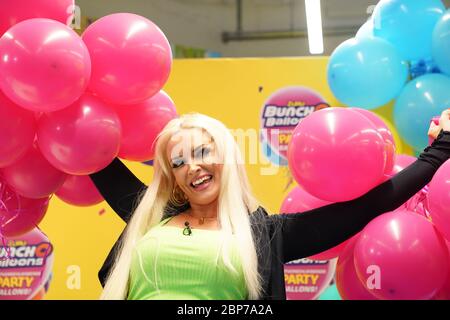 Intrattenimento, Daniela Katzenberger im SMYTHS Superstore a Koeln Foto Stock