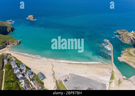 Fotografia aerea di Porteath Beach, Cornovaglia, Inghilterra Foto Stock