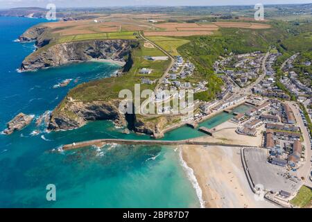 Fotografia aerea di Porteath Beach, Cornovaglia, Inghilterra Foto Stock