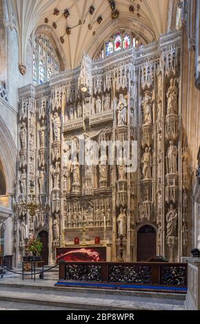 Altare maggiore e riledos. Winchester Cathedral - Kings & Scribes Exhibition, Winchester, Regno Unito. Architetto: Nick Cox Architetti e metafora, 20 Foto Stock