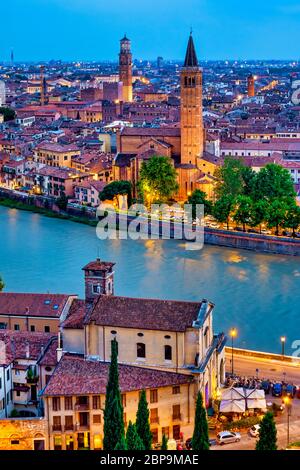 Veduta di Verona da Castel San Pietro, Verona, Italia Foto Stock