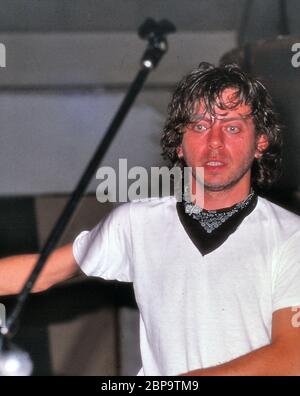 Napoli 1994, attore Paolo Rossi in una performance al Centro comunitario Officina 99. Foto Stock