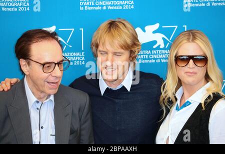 VENEZIA, ITALIA - 29 AGOSTO: Peter Bogdanovich, Owen Wilson e Louise Stratten partecipano alla fotocellula 'She's Funny that Way' Foto Stock